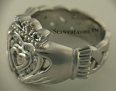 fifteen round diamonds in the Claddagh heart