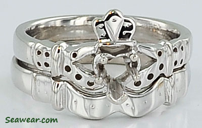 Claddagh engagement ring and band
