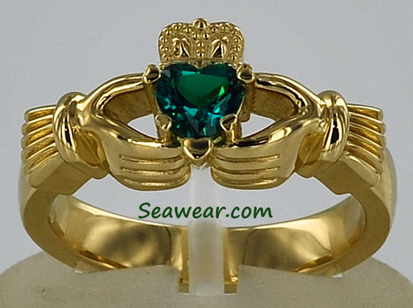 Claddagh hearts ring