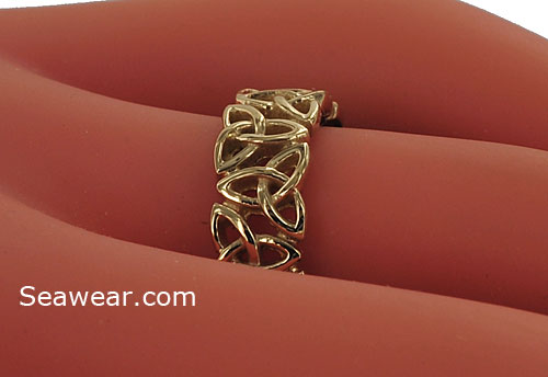 pierced trinity knot wedding band