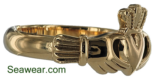 gold Claddagh band