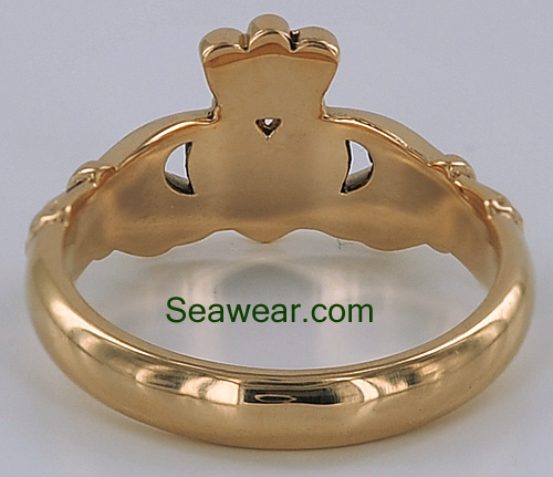 gold Claddagh band