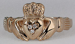 three diamond claddagh ring