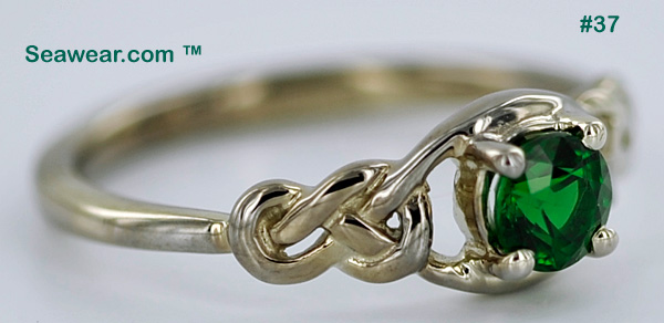 love knot solitaire with tsavorite gemstone