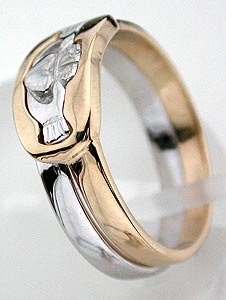 Claddagh puzzle ring