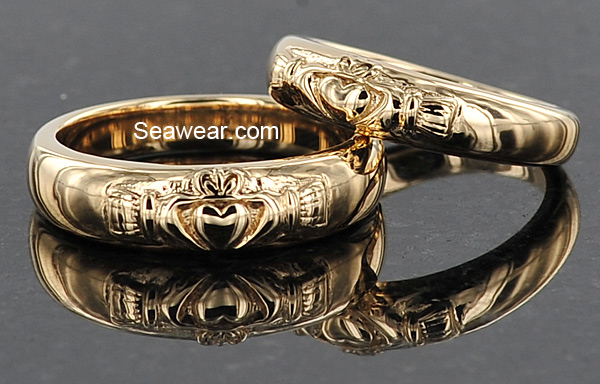 gold Claddagh wedding band set