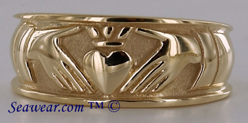 ladies Claddagh wedding ring 14kt yellow gold