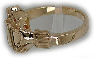 Ladies Claddagh Wedding Band