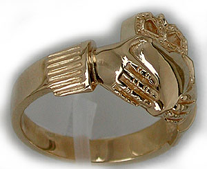 mens claddagh wedding band